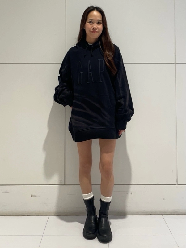 【ロゴパーカー】1枚でも可愛い！