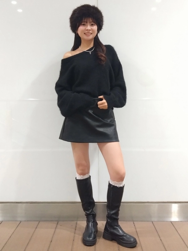 《人気》オフショルセーター×ファーで可愛く