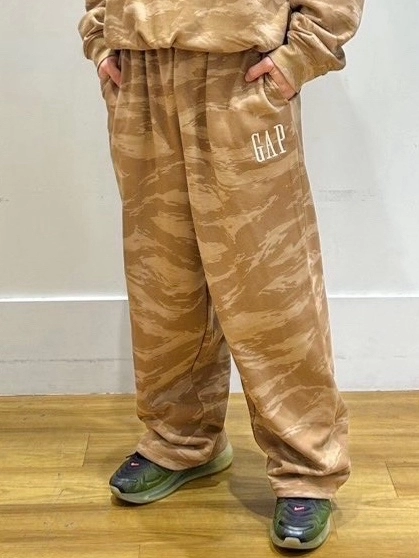 人気】カモフラージュセットアップのスタイリング | Gap公式オンライン