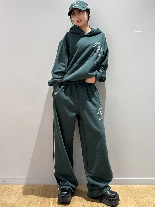 ストレンジャーシングス　スウェット　シーズン4 グリーン　トレーナー　Lサイズ ストレンジャーシングス スウェット シーズン4 グリーン トレーナー L