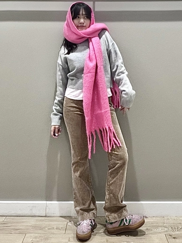 《差し色マフラー》    