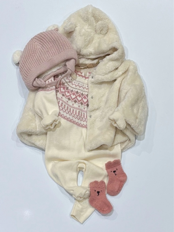 『フェアアイル柄が可愛い♡冬のあったかガーリィーコーデ』