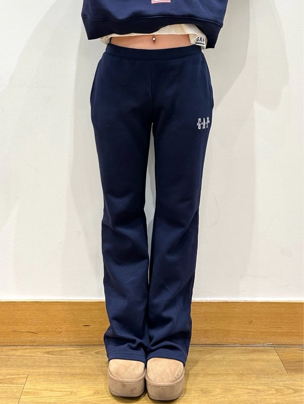 新作】可愛すぎる！フレアのセットアップのスタイリング | Gap公式