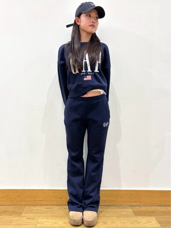 新作】可愛すぎる！フレアのセットアップのスタイリング | Gap公式