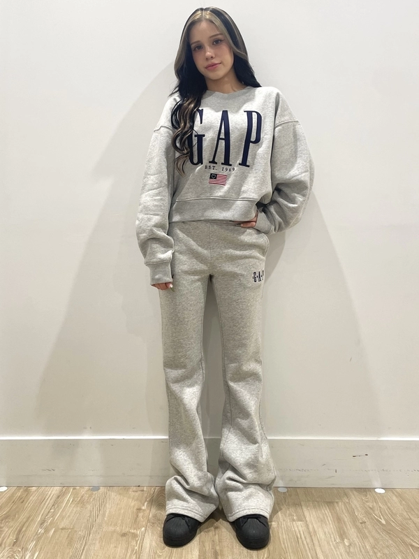上下セット❤︎GAP 待望のフレアシルエット♪セットアップコーデ | Gap公式オンラインストア