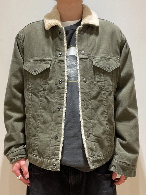 ふわふわ柔らか！裏ボアコーデュロイジャケットのスタイリング | Gap