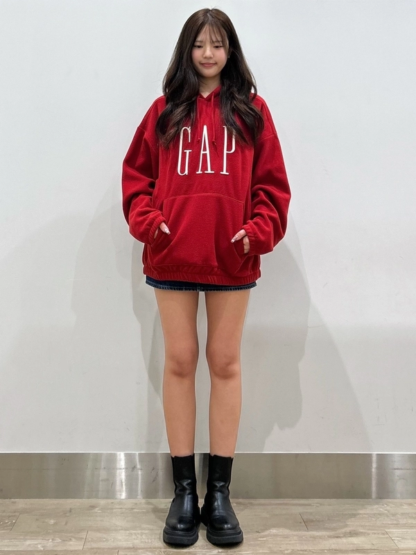 新作！レッドパーカーコーデのスタイリング | Gap公式オンラインストア