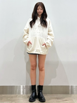 新作！ホワイトパーカーコーデのスタイリング | Gap公式オンラインストア