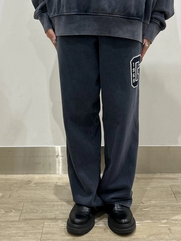 新作！セットアップブルーコーデのスタイリング | Gap公式オンラインストア