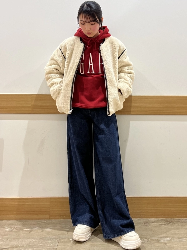 大人気！ストライプ柄のバレルデニムが新登場！】のスタイリング | Gap