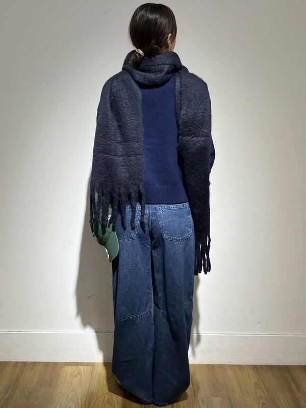 可愛いブラナンベアセーターのスタイリング | Gap公式オンラインストア