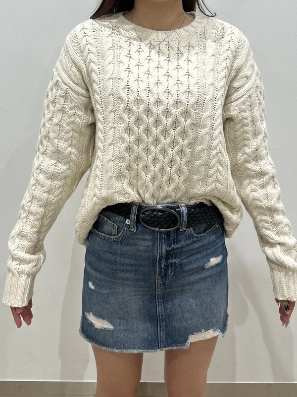 ケーブルニットセーターコーデのスタイリング | Gap公式オンラインストア