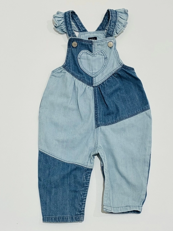 ベビー【パッチワークデニムが可愛い】ハートのスタイリング | Gap公式