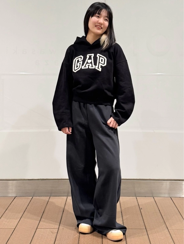 30周年記念パーカーセットアップのスタイリング | Gap公式オンラインストア