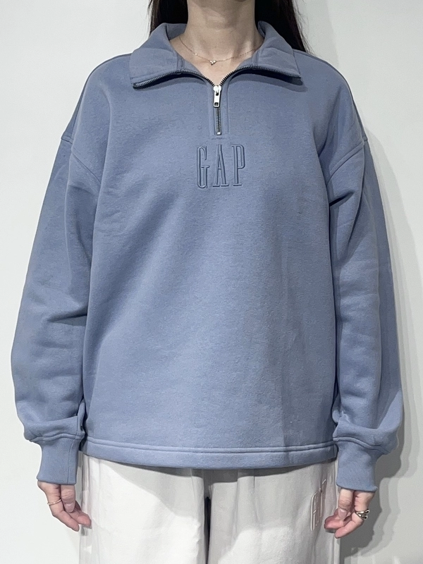 爽やかブルー】新色ハーフジップのスタイリング | Gap公式オンラインストア