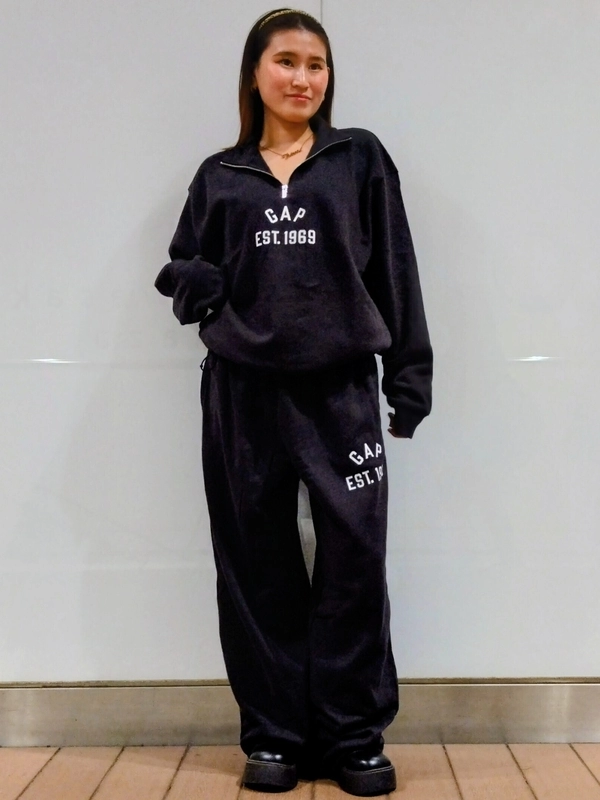 待望の再入荷！】GAPロゴセットアップ！のスタイリング | Gap公式