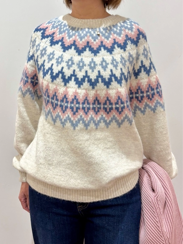 ノルディック柄セーター＆新作ルーズフレアde冬コーデ』のスタイリング  