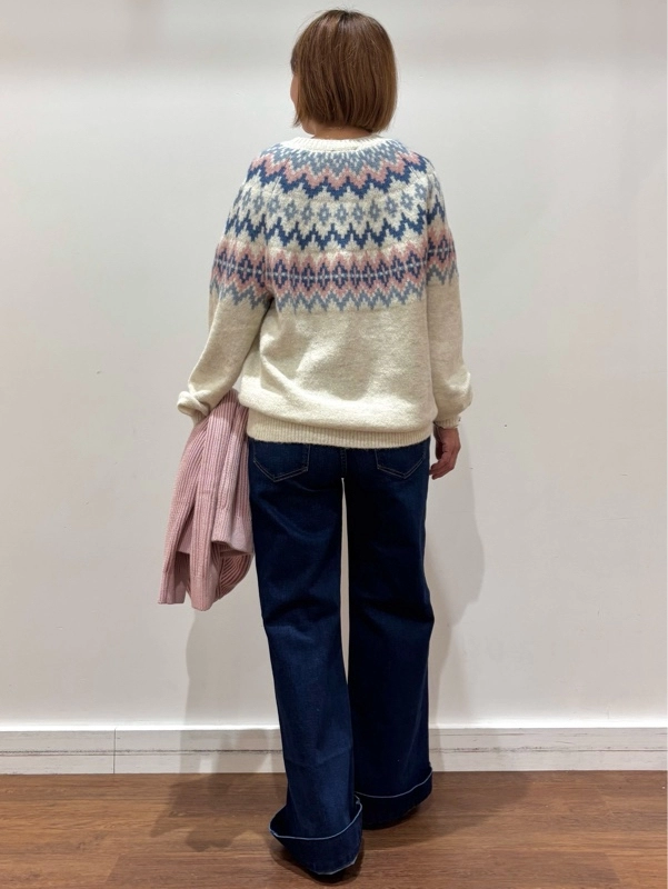 ノルディック柄セーター＆新作ルーズフレアde冬コーデ』のスタイリング  