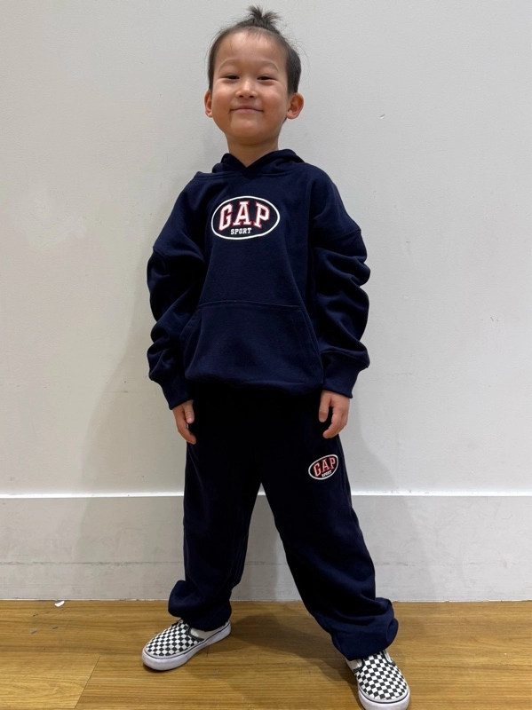 新作！】大人気ロゴセットアップのスタイリング | Gap公式オンラインストア