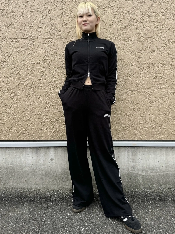 新作】スカートセットアップのスタイリング | Gap公式オンラインストア