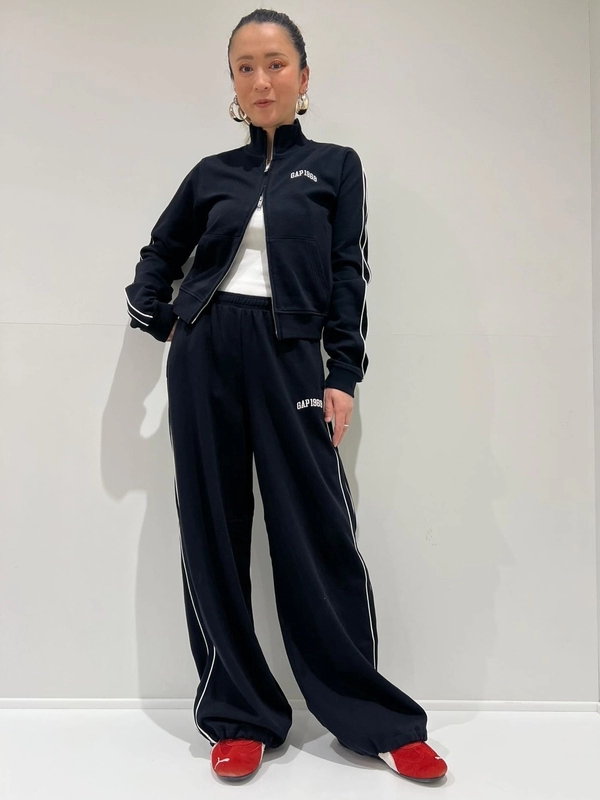 完売品　GAP　トラックジャケット＆パンツ　セットアップ　ブラック　Ｍ トラックジャケットセットアップ | Gap公式オンラインストア