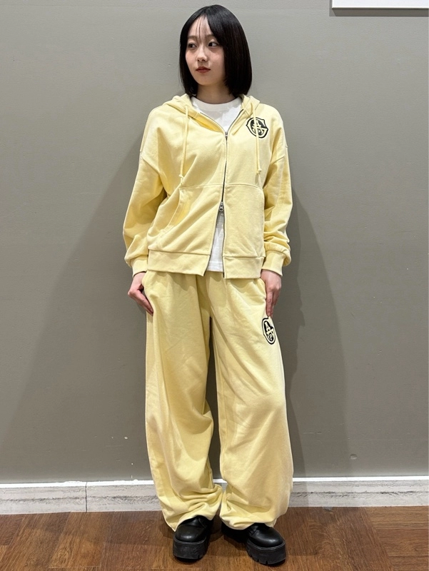 YELLO ノベルティ　スウェット　セットアップ Newセットアップのスタイリング | Gap公式オンラインストア