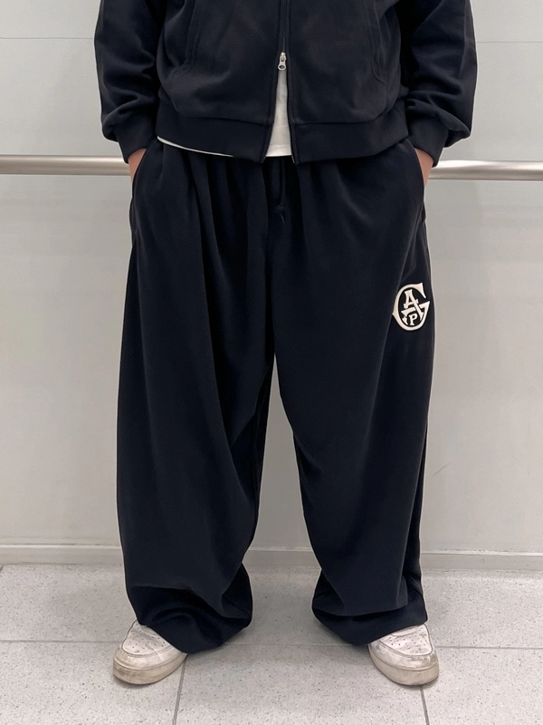 GAP ロゴ セットアップブラック新品未使用 New ロゴセットアップ⭐︎ | Gap公式オンラインストア