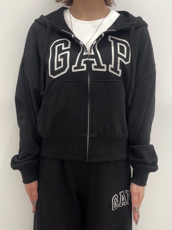 ロゴセットアップのスタイリング | Gap公式オンラインストア