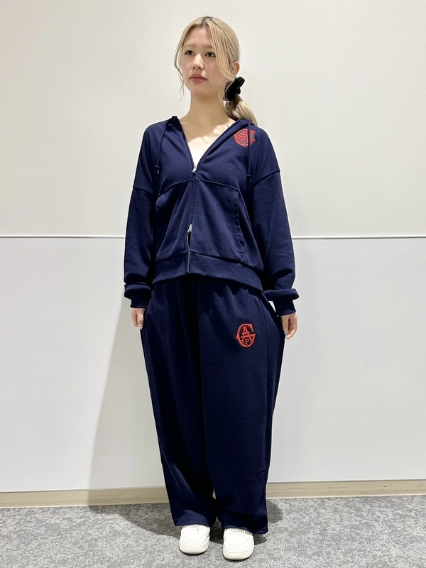 ロゴが可愛い！セットアップ！のスタイリング | Gap公式オンラインストア