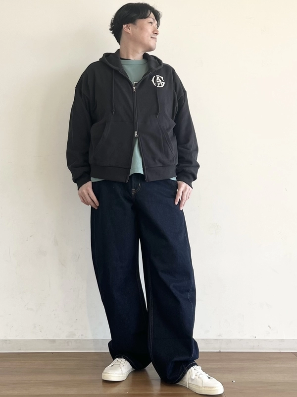 GAPロゴジップアップパーカー セットアップ 白のスタイリング | Gap