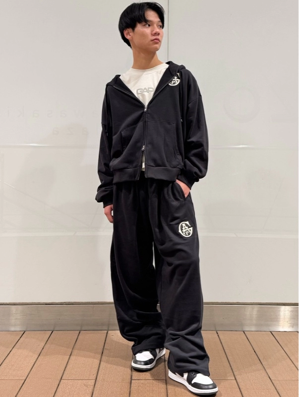 ハイネックスウェットセットアップのスタイリング | Gap公式オンライン