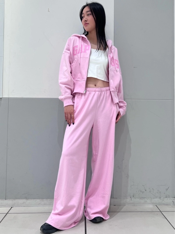 大人気]ロゴセットアップ！のスタイリング | Gap公式オンラインストア