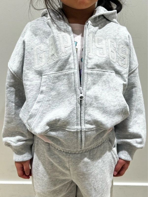 GAPロゴスウェットセットアップ | Gap公式オンラインストア