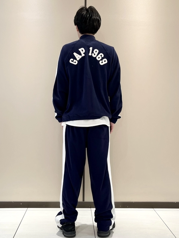 ジャージスタイルをファッションに | Gap公式オンラインストア