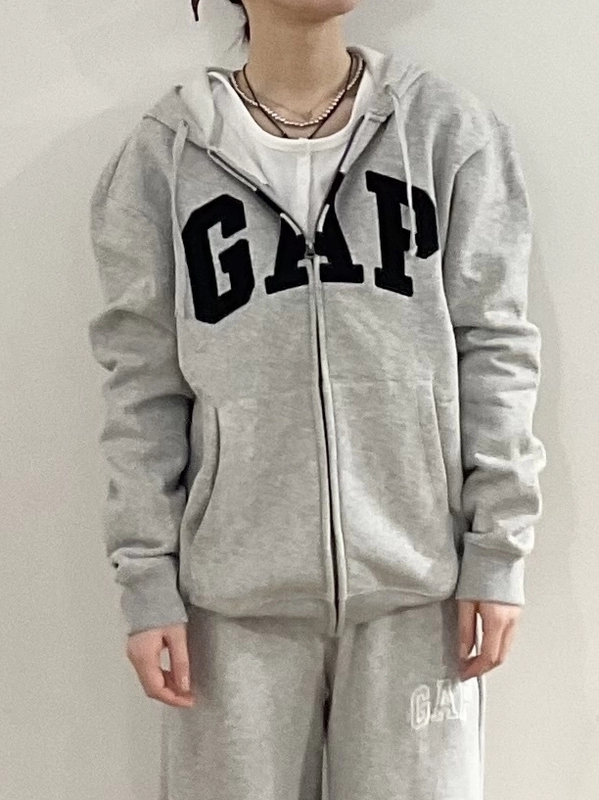 【即完売【廃盤【大人気】GAP パーカー S or M パンツ M セットアップ セットアップ風コーデ。 | Gap公式オンラインストア