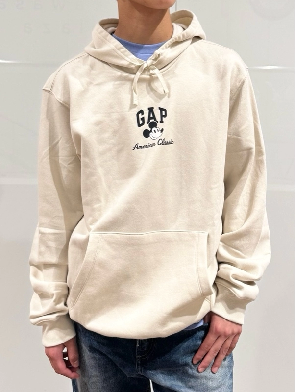 ミッキーパーカーでお出掛け！ | Gap公式オンラインストア