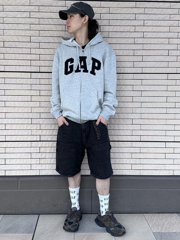 大人気】Gapロゴパーカー×カーペンターショートパンツ | Gap公式