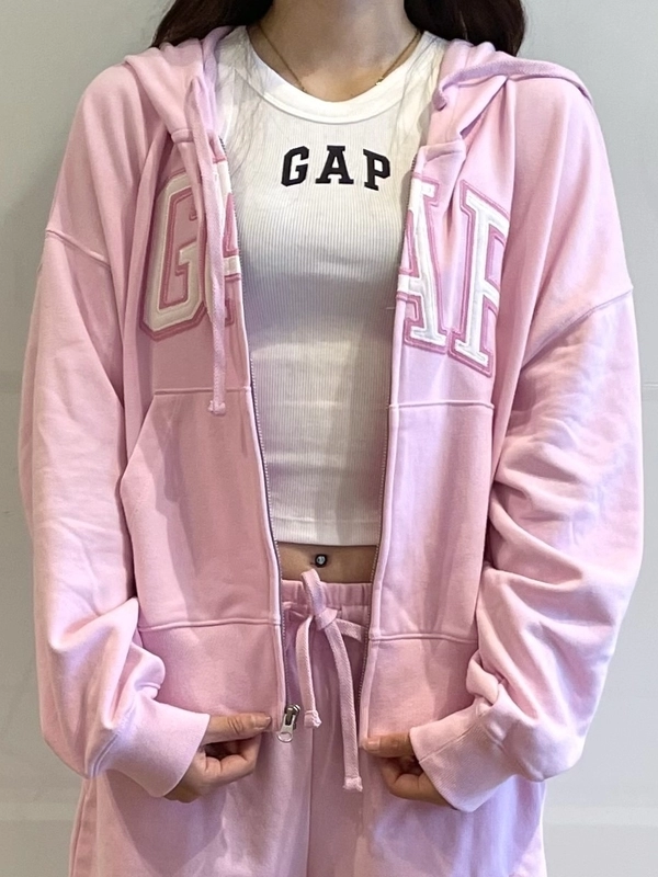 超可愛い！】ピンク×ロゴセットアップコーデ | Gap公式オンラインストア