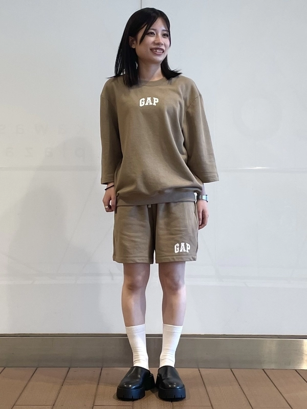 大人気】半袖半ズボン×ロゴセットアップコーデ | Gap公式オンラインストア