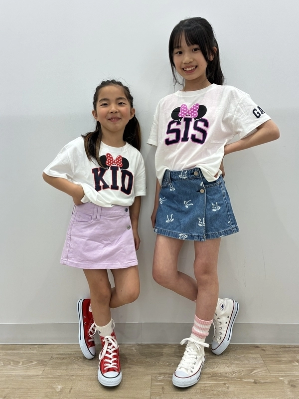 ディズニーコラボTシャツ×デニムスコート | Gap公式オンラインストア