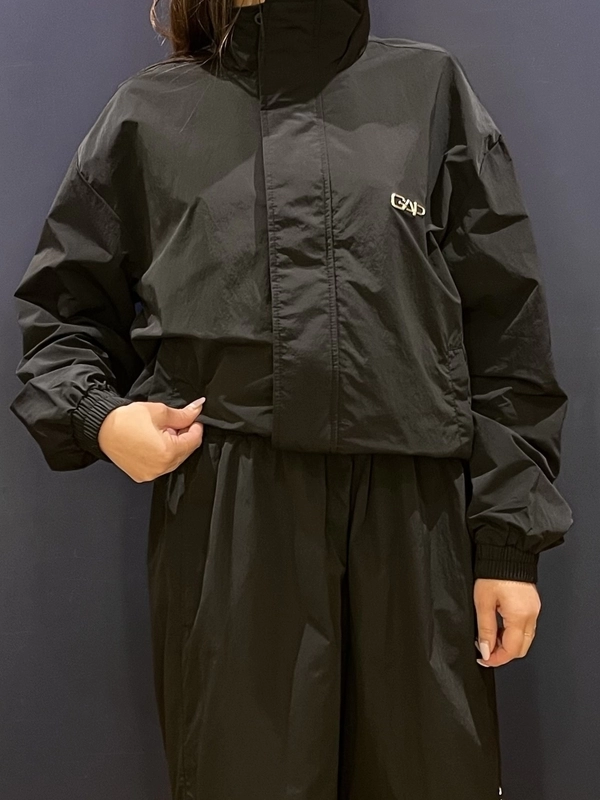ロゴナイロンセットアップコーデ | Gap公式オンラインストア