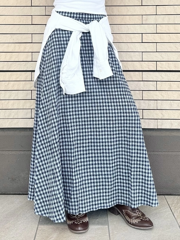 オススメ】クロップドTシャツ×ギンガムチェックマキスカート | Gap公式