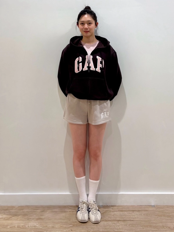 Gap公式オンラインストア | リラックスフィット GAPロゴ ジップアップ 