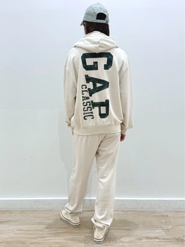 New】スウェットセットアップコーデ | Gap公式オンラインストア