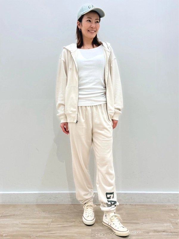 ＢＡＤＨＯＰYZERRさんコーデ売り GAPセットアップ スウェット上下 New】スウェットセットアップコーデ | Gap公式オンラインストア