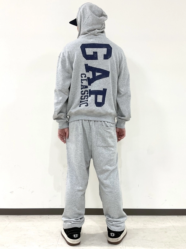GAP セットアップ　パーカー パンツ gapビックロゴ　今だけ！最終価格 新作ロゴセットアップ | Gap公式オンラインストア