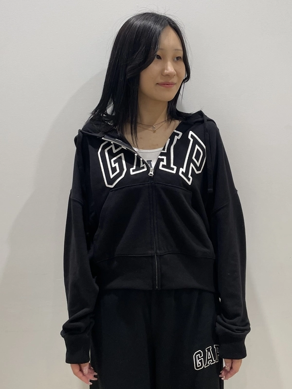 ロゴパーカーとワイドスウェットのセットアップ☆ | Gap公式オンライン
