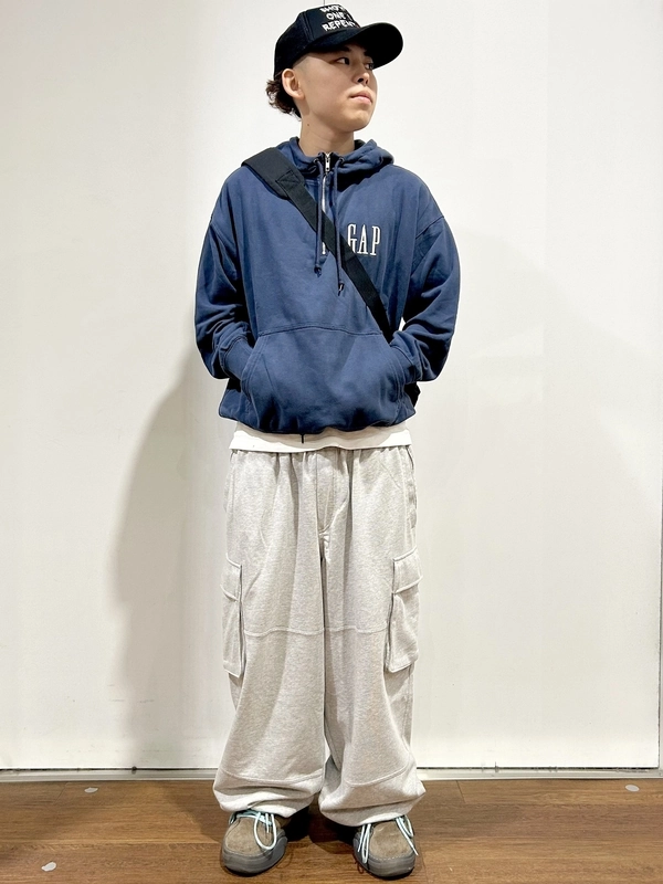 ハーフジップロゴ×カーゴスウェットパンツ】 | Gap公式オンラインストア