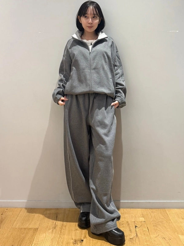 メンズのセットアップを使ったグレートーンコーデ | Gap公式オンライン
