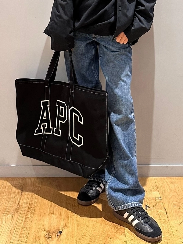 Gap×A.P.C】モノトーンカジュアル | Gap公式オンラインストア